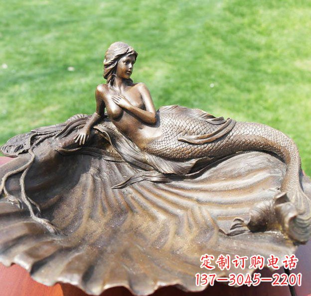 福建贝壳上的美人鱼园林景观铜雕