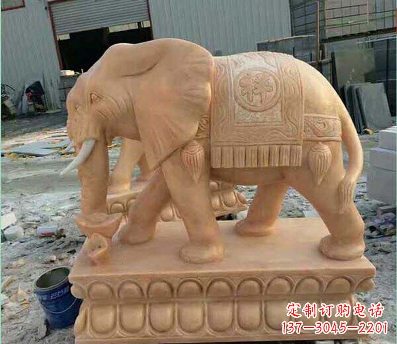 福建鼻卷如意的大象石雕 (2)