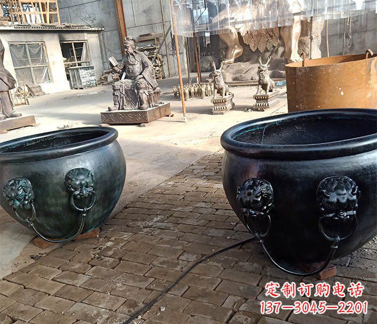 福建铜雕制的水缸摆件