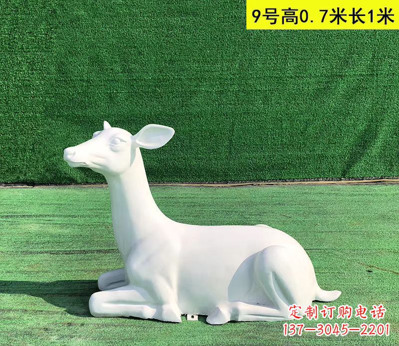 福建玻璃钢白色小鹿动物雕塑