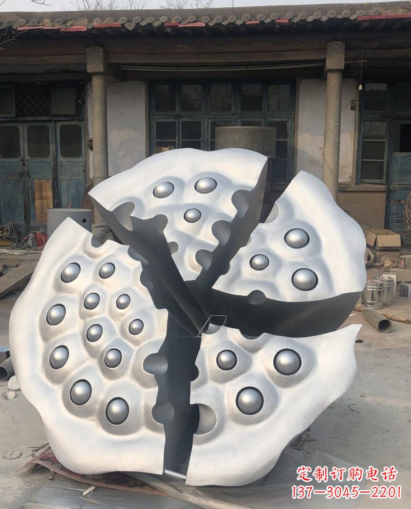 福建玻璃钢大型莲蓬雕塑