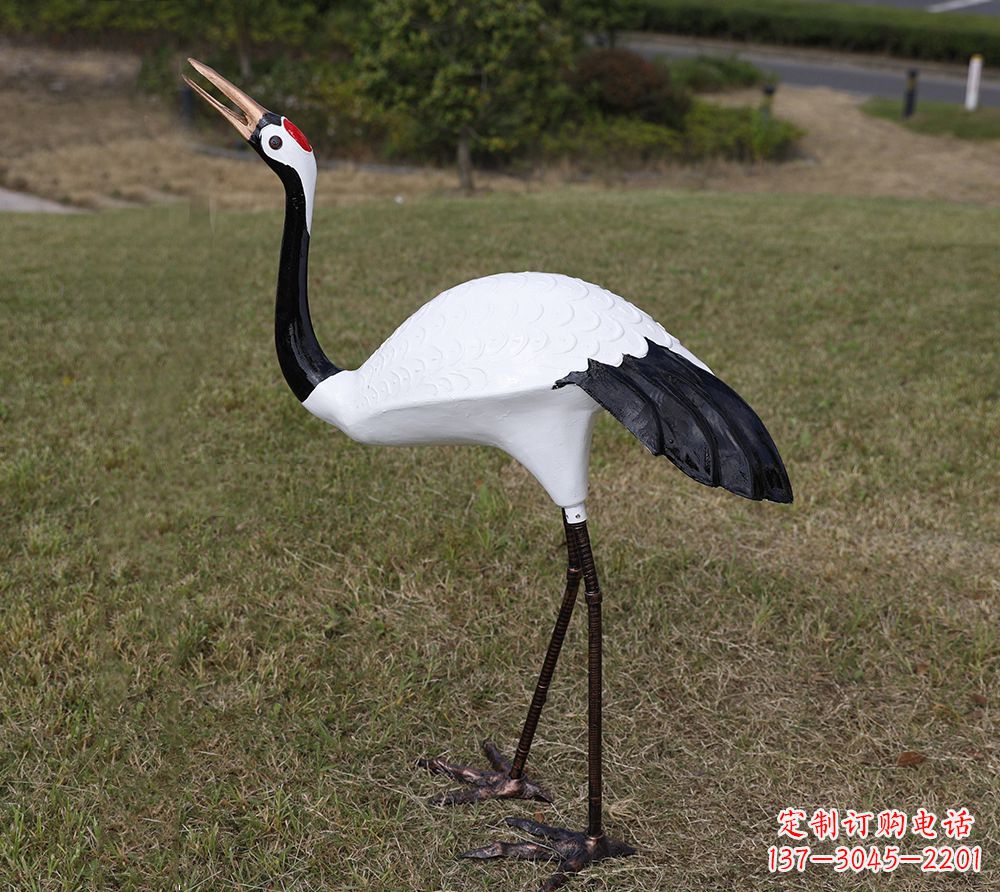 福建玻璃钢雕塑仙鹤——灵动飞翔的艺术之美