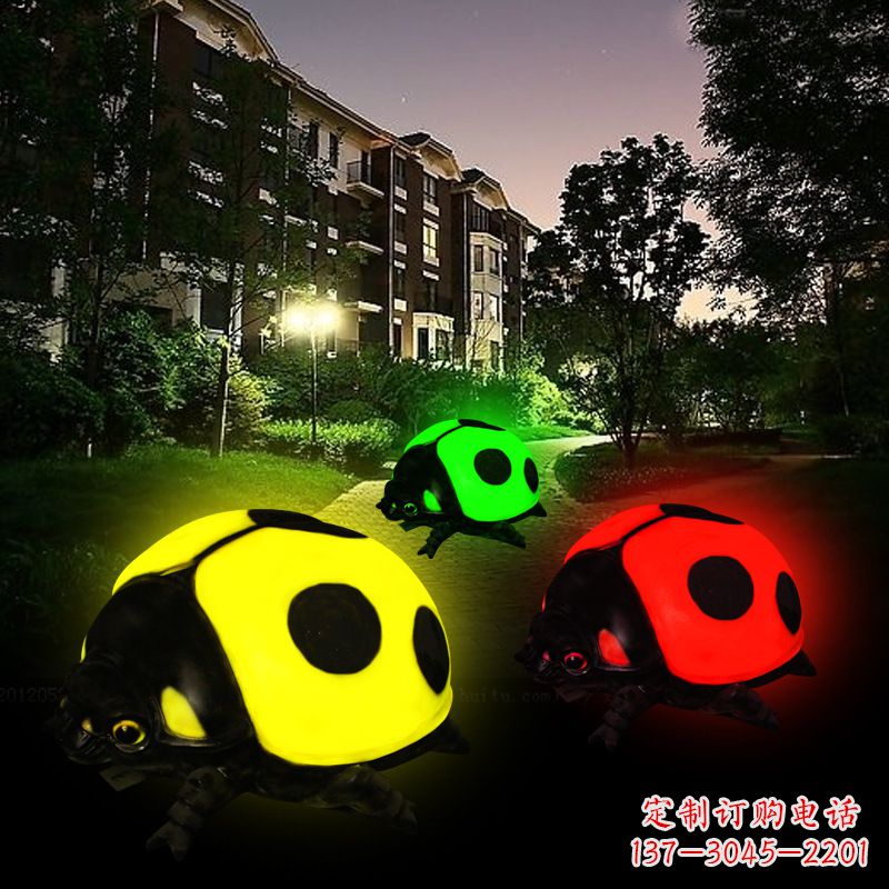 福建玻璃钢发光七星瓢虫雕塑璀璨夺目的夜景