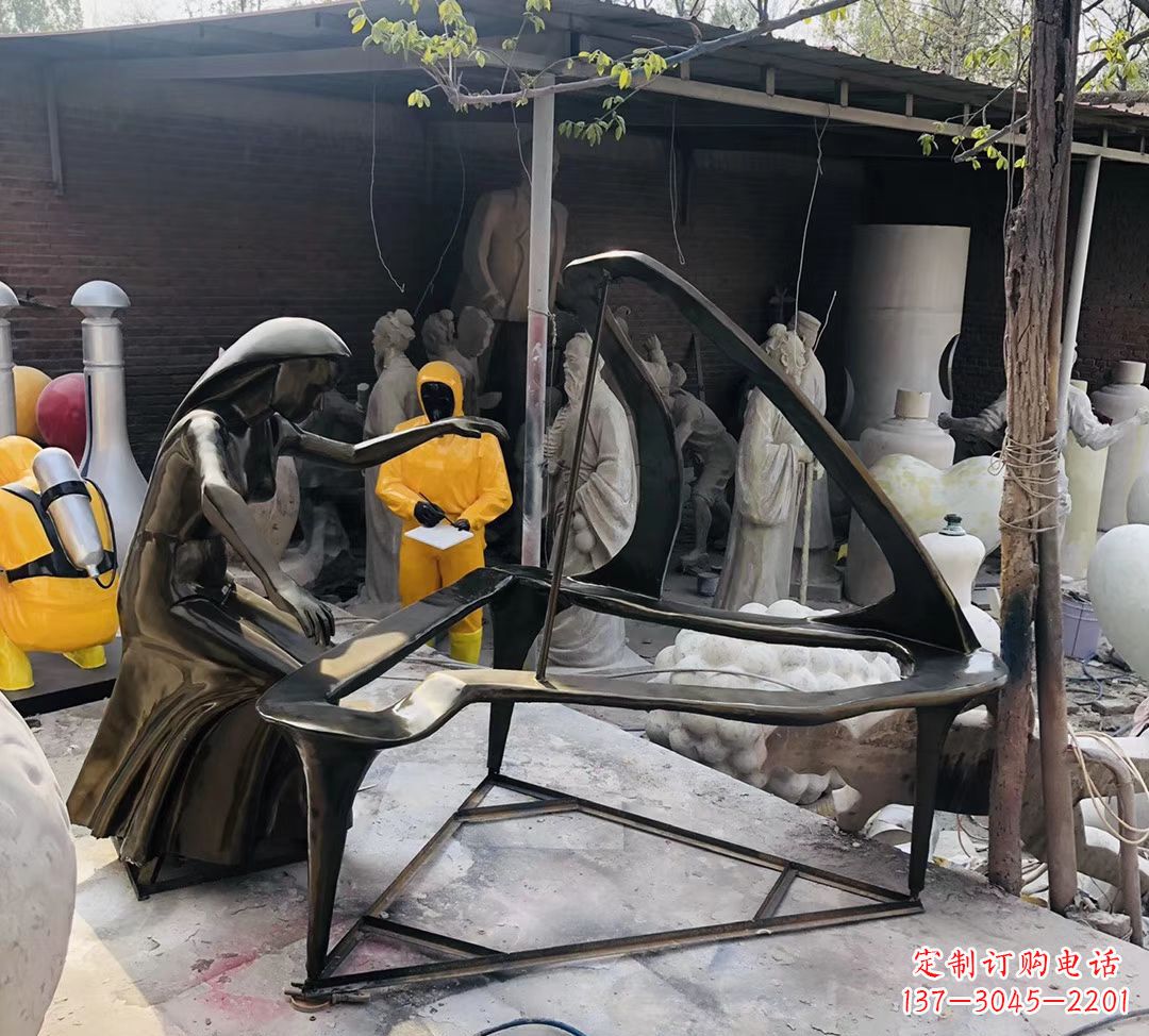 福建玻璃钢仿铜抽象弹钢琴雕塑公园景观摆件