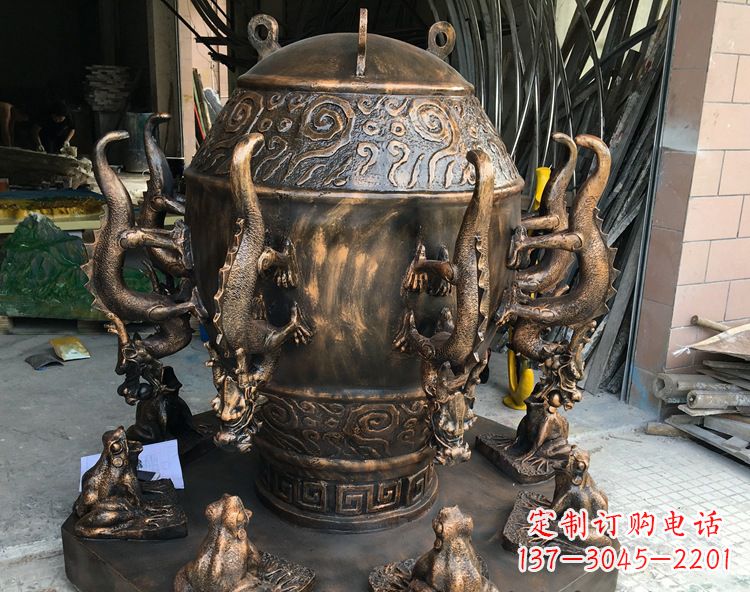 福建玻璃钢仿铜地动仪雕塑中国古代文化精髓