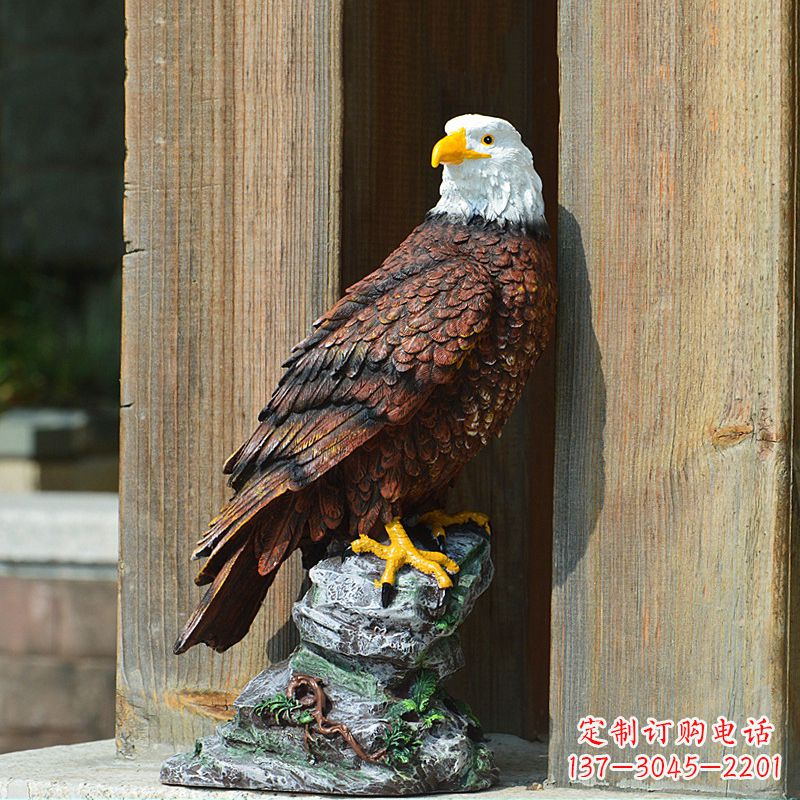 福建玻璃钢仿真动物老鹰雕塑