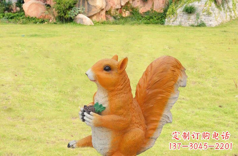 福建玻璃钢制作的松鼠雕塑
