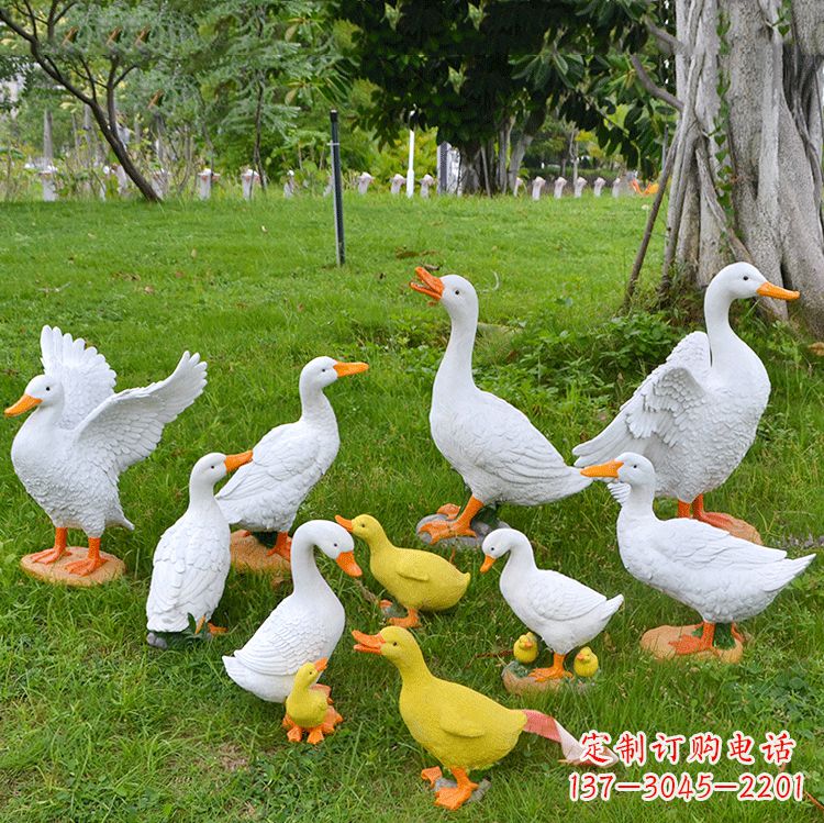 福建玻璃钢仿真鸭子雕塑-庭院农家院仿真家禽动物雕塑摆件