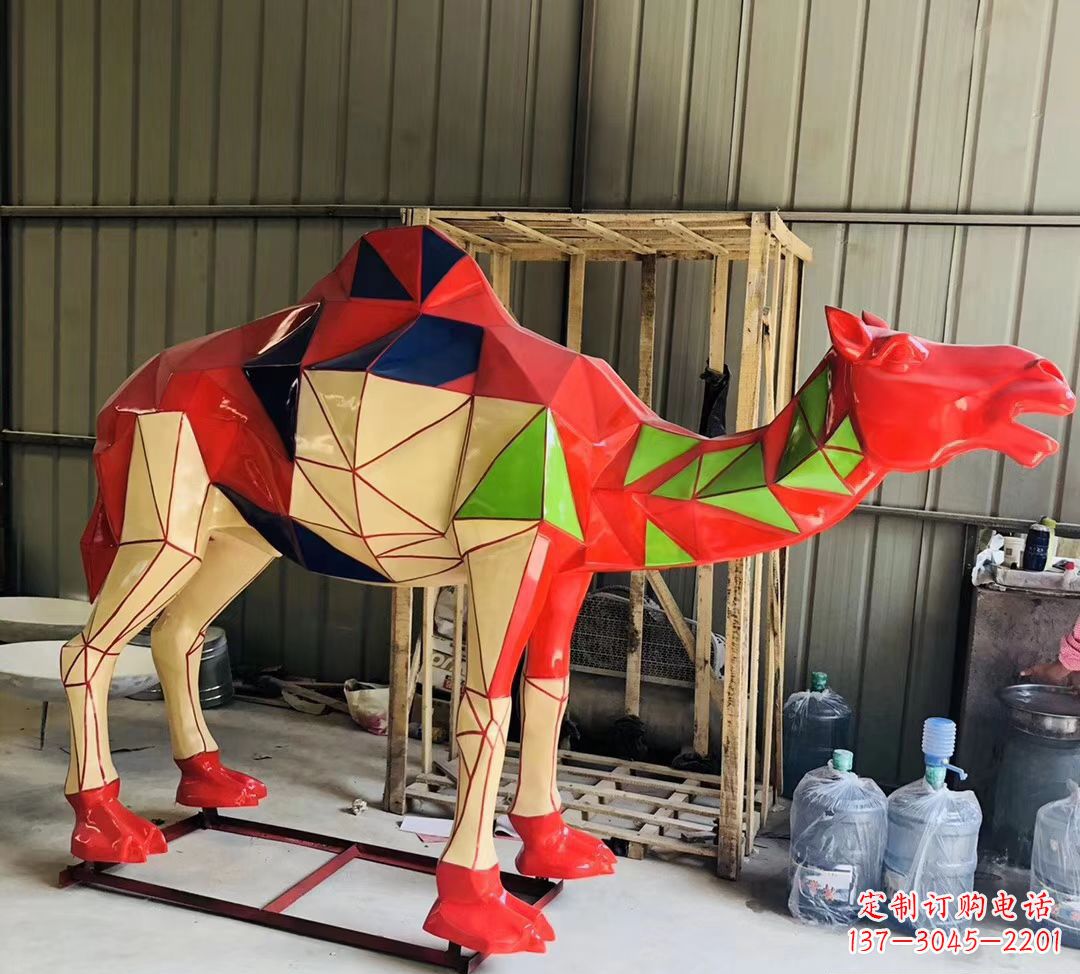 福建玻璃钢骆驼雕塑