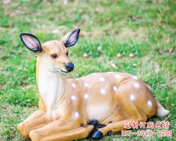 福建玻璃钢卧姿梅花鹿雕塑