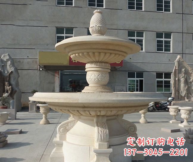 福建菠萝雕塑点缀小区景观的精美艺术品