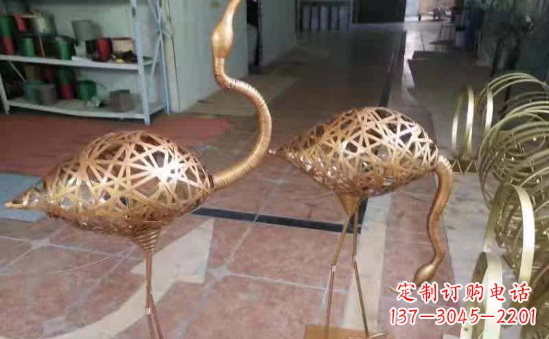 福建仙鹤雕塑以不锈钢编制而成