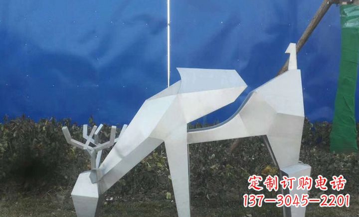 福建梅花鹿不锈钢不规则雕塑的传奇