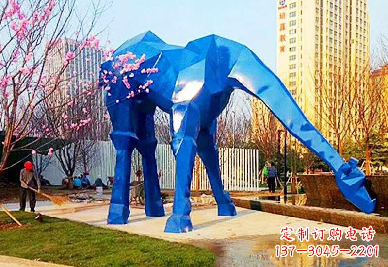 福建不锈钢彩色大型几何长颈鹿雕塑