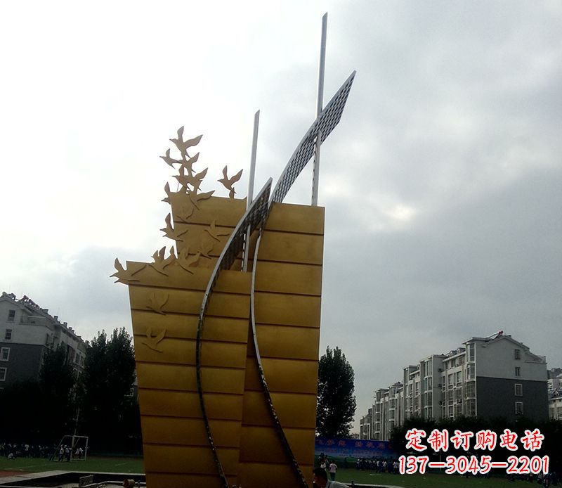 福建不锈钢帆船雕塑象征城市的起航