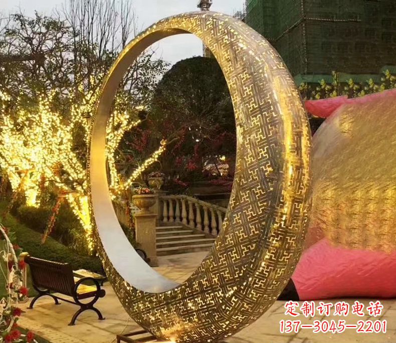 福建不锈钢发光月亮雕塑艺术与科技的结合