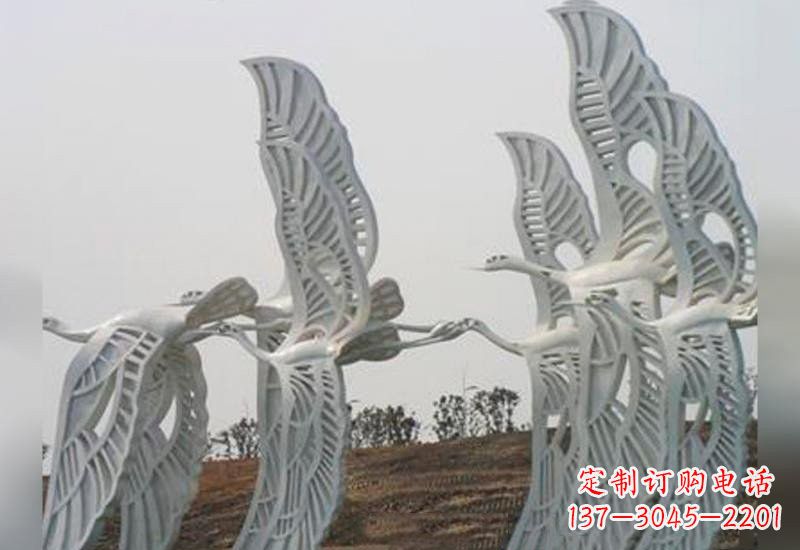 福建仙鹤雕塑融入不锈钢的飞翔之美