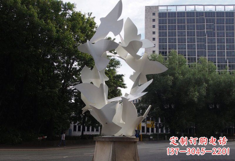 福建美丽而宁静的不锈钢和平鸽雕塑