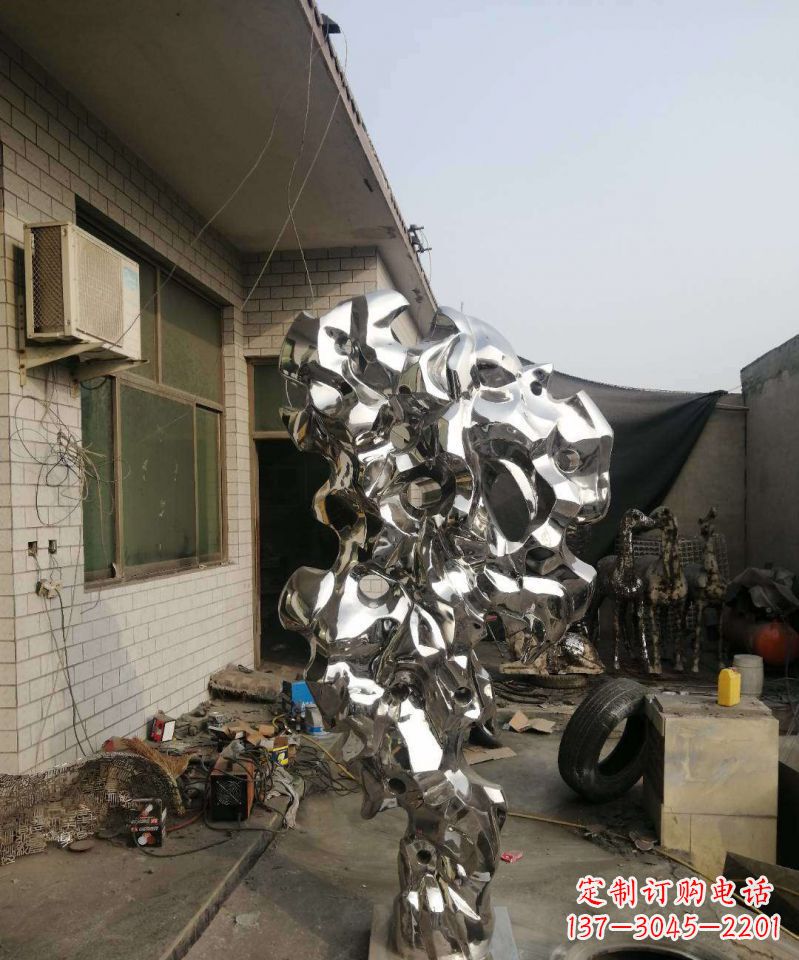 福建不锈钢抽象太湖石雕塑1