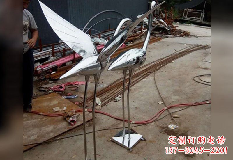 福建不锈钢抽象仙鹤雕塑2