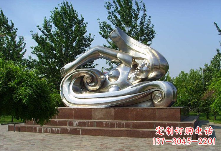 福建浪漫游泳不锈钢女孩雕塑