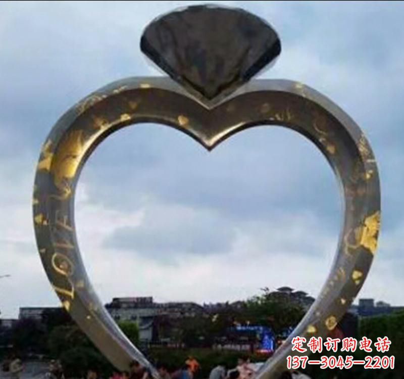 福建不锈钢创意戒指雕塑