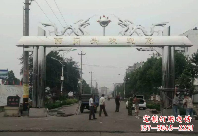福建不锈钢牌坊雕塑双龙戏珠