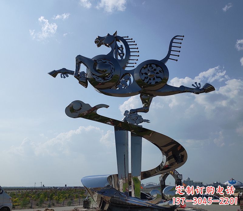 福建不锈钢大型马踏飞燕景观雕塑集艺术与自然于一体