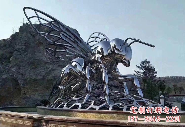 福建不锈钢大型蜜蜂雕塑铸造出精美绝伦的艺术杰作