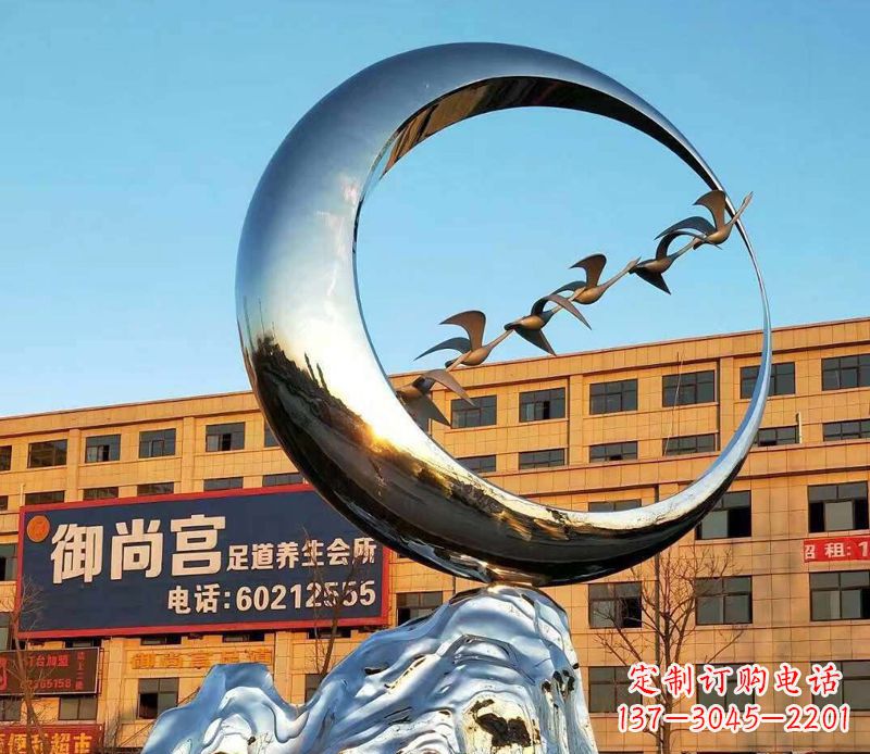 福建不锈钢大雁雕塑象征着生机勃勃的美丽