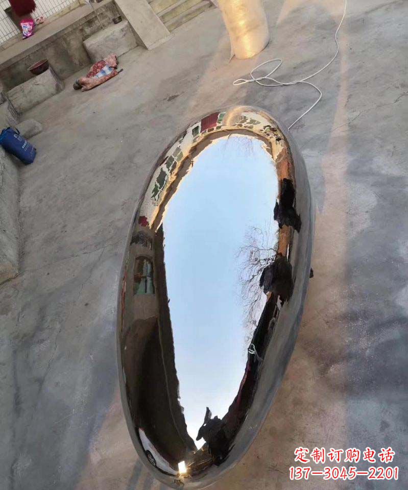 福建不锈钢水滴雕塑一种美观耐用的艺术品