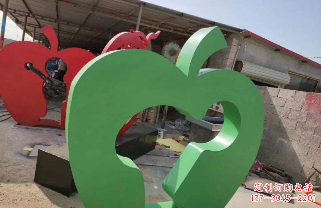 福建不锈钢苹果雕塑一种优雅的艺术表达