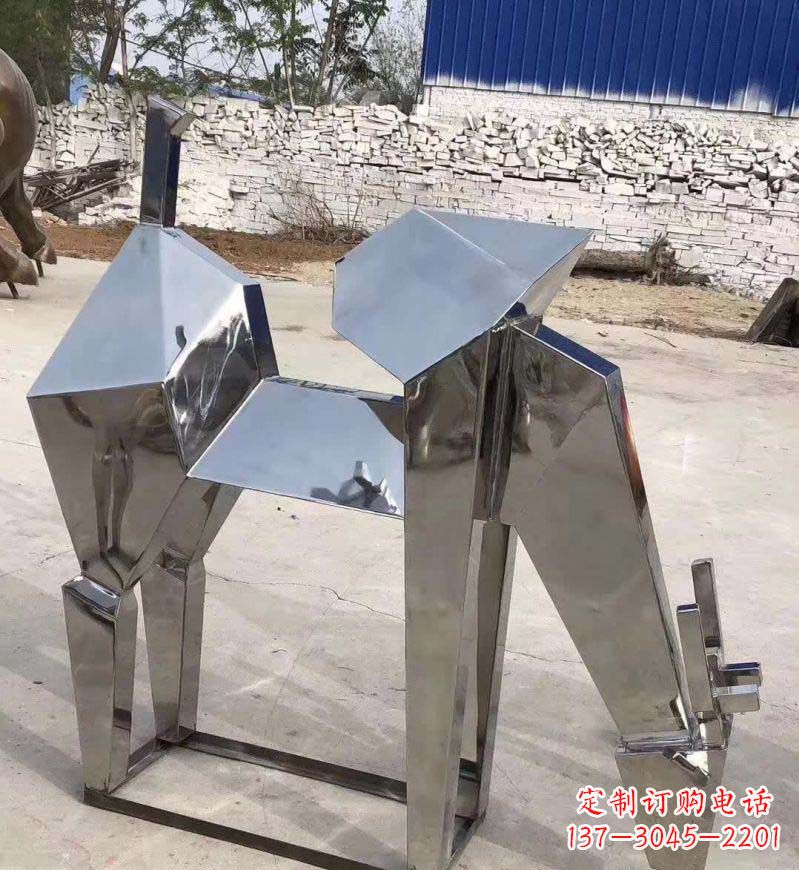 福建不锈钢锻造景观小鹿雕塑