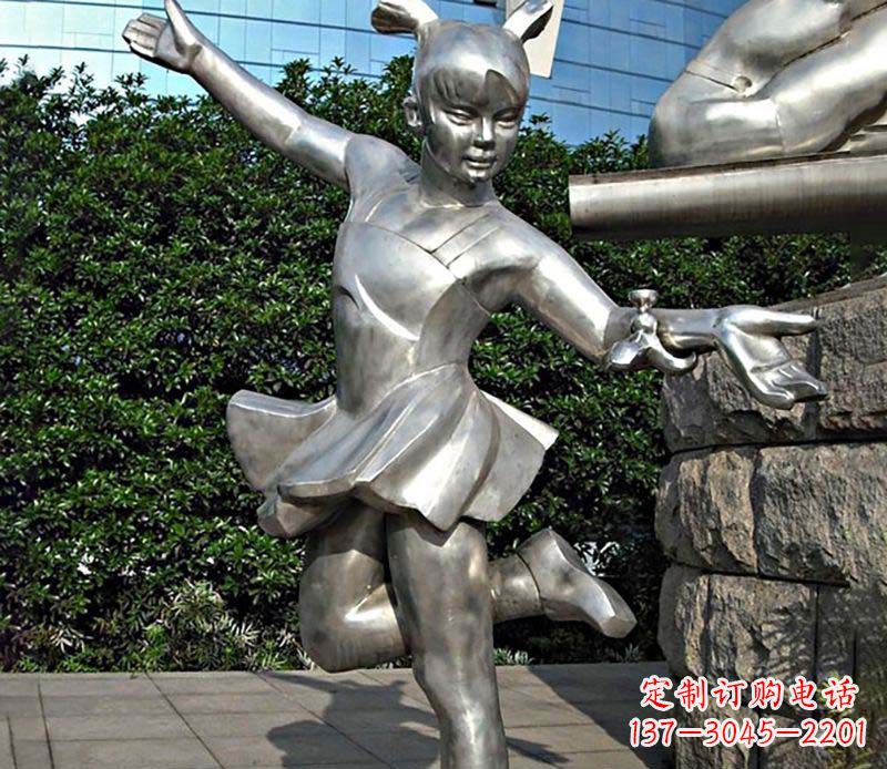 福建不锈钢儿童踢毽子雕塑传承传统文化