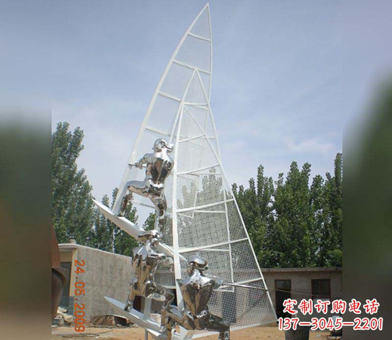 福建不锈钢帆船给公园带来美丽的景致