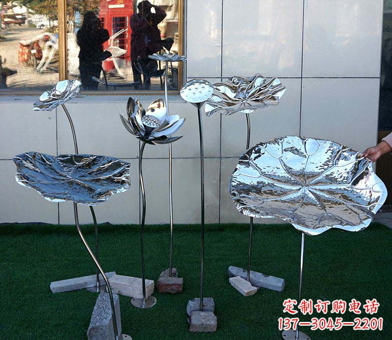 福建不锈钢雕刻荷花美化环境