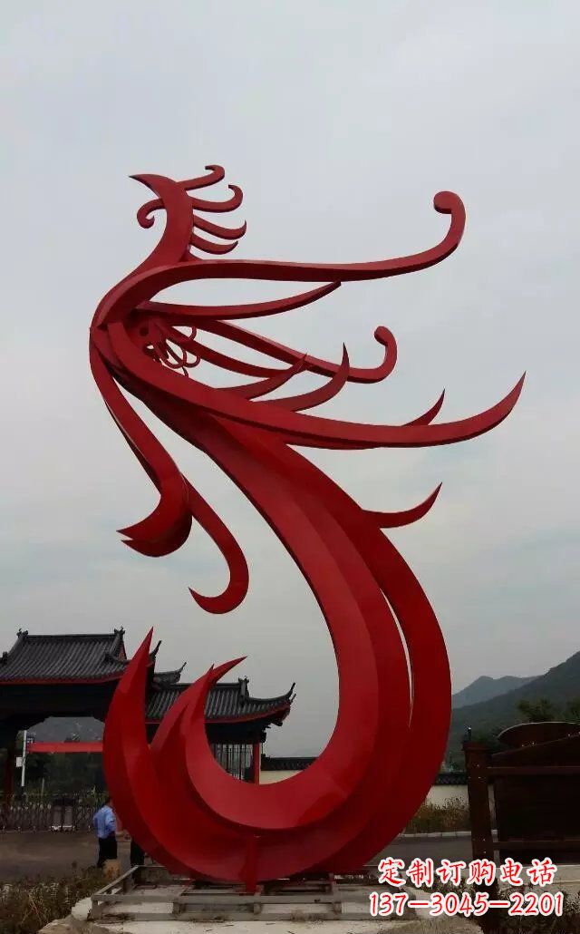 福建凤凰雕塑象征着和平与繁荣