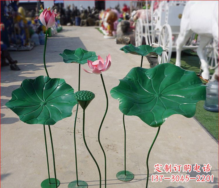 福建不锈钢荷花雕塑色彩斑斓美不胜收