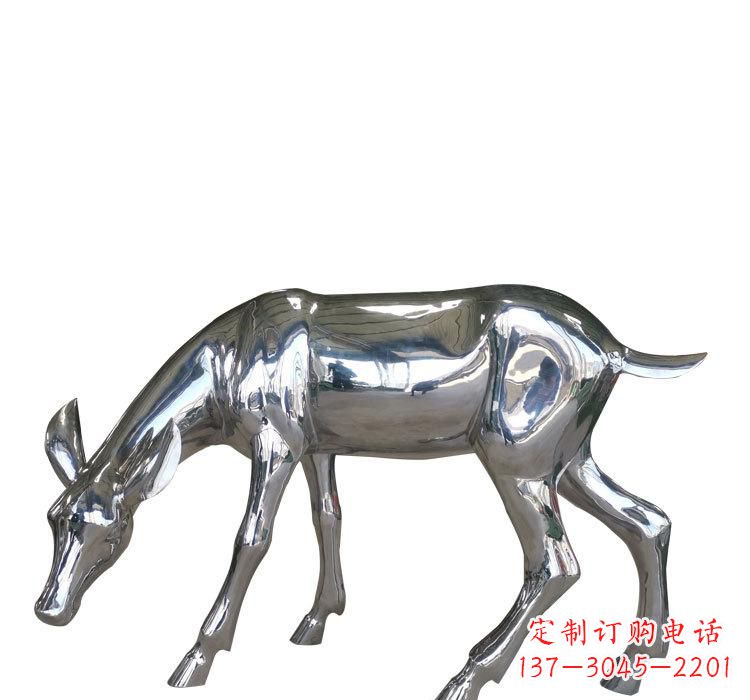 福建不锈钢公园草坪上的鹿雕塑——让美景更加完美
