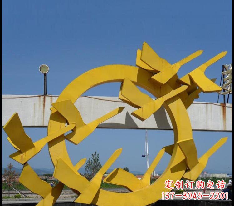 福建不锈钢大雁雕塑点缀公园美景