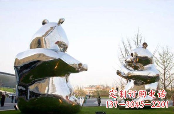 福建不锈钢公园抽象熊猫雕塑