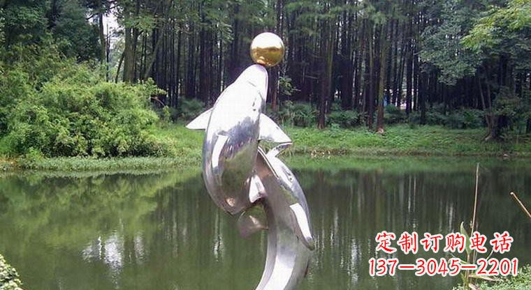 福建海豚的传说——不锈钢公园顶部雕塑