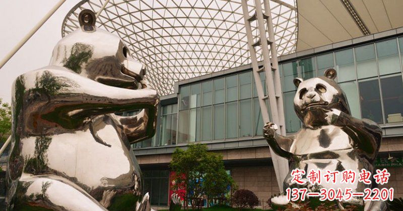 福建不锈钢公园动物镜面熊猫雕塑