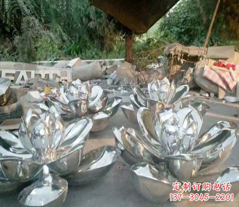 福建不锈钢荷花雕塑给公园带来灿烂美景