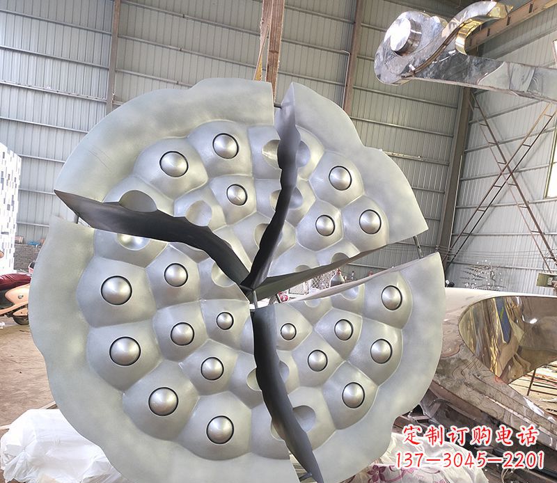 福建不锈钢公园莲蓬景观雕塑