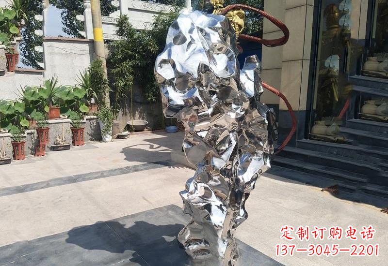 福建太湖石雕塑传承中华文化精髓