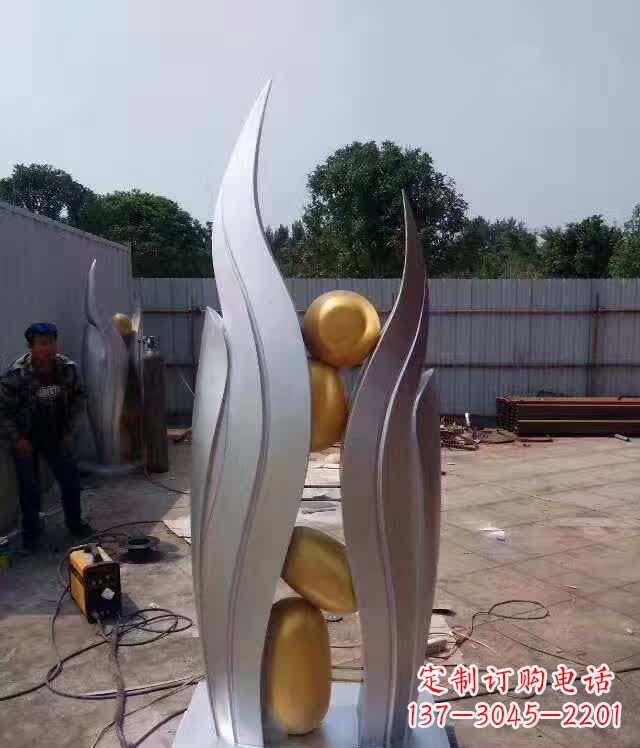 福建不锈钢广场翅膀雕塑1