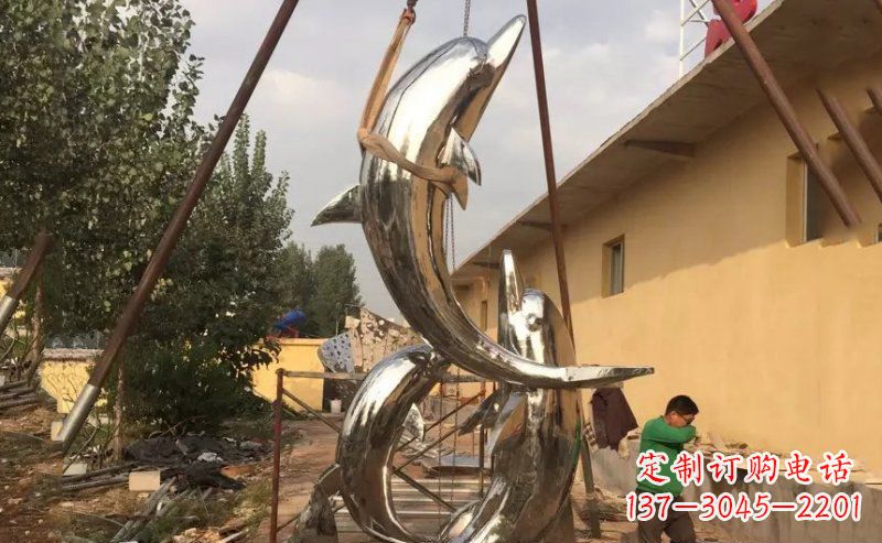 福建不锈钢海豚雕塑美丽而又神秘