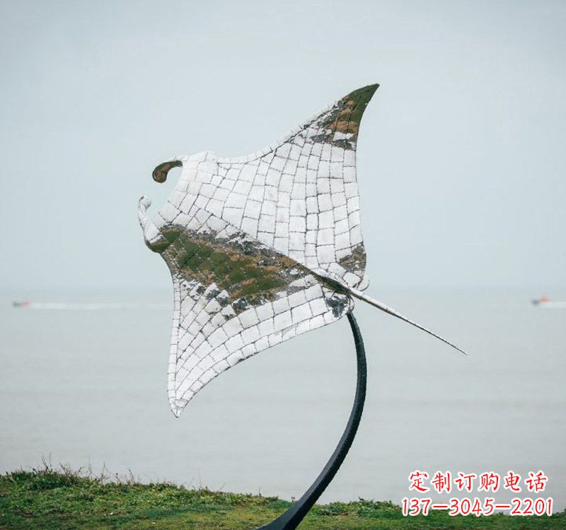 福建不锈钢海洋动物蝠鲼雕塑艺术与环保的完美结合