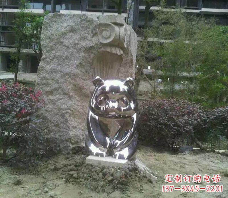 福建不锈钢熊猫雕塑它的美丽与魅力